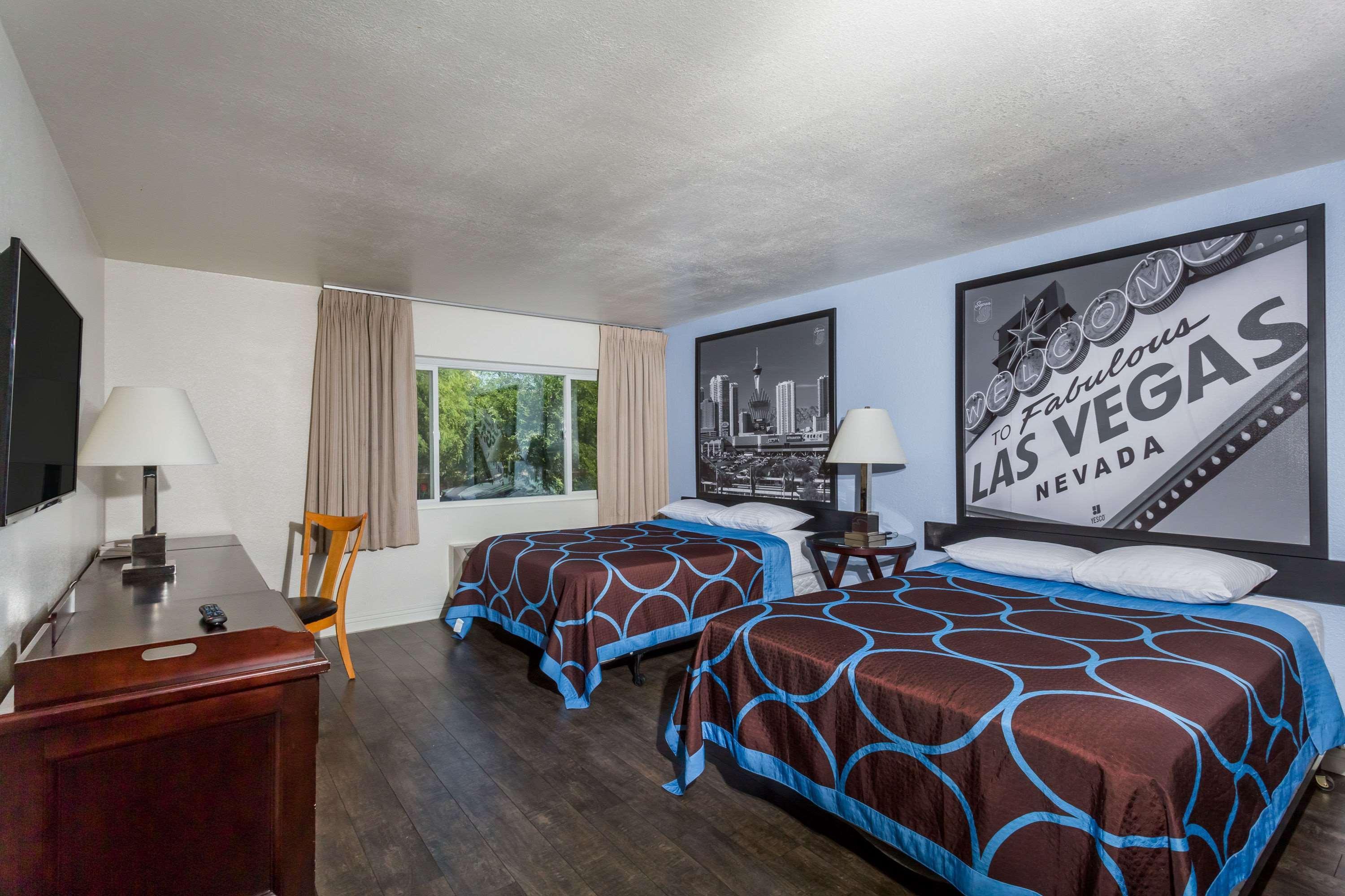 Super 8 By Wyndham Las Vegas North Strip/Fremont St. Area Dış mekan fotoğraf