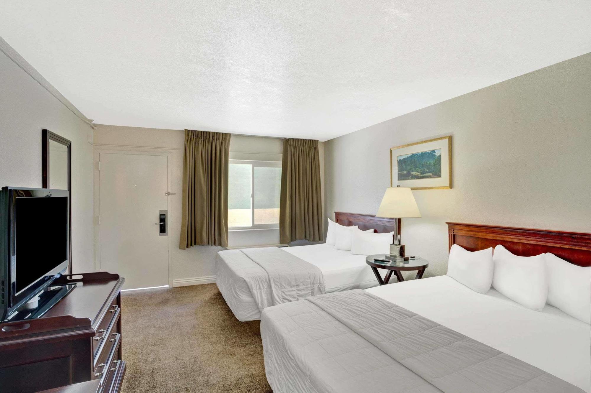 Super 8 By Wyndham Las Vegas North Strip/Fremont St. Area Dış mekan fotoğraf