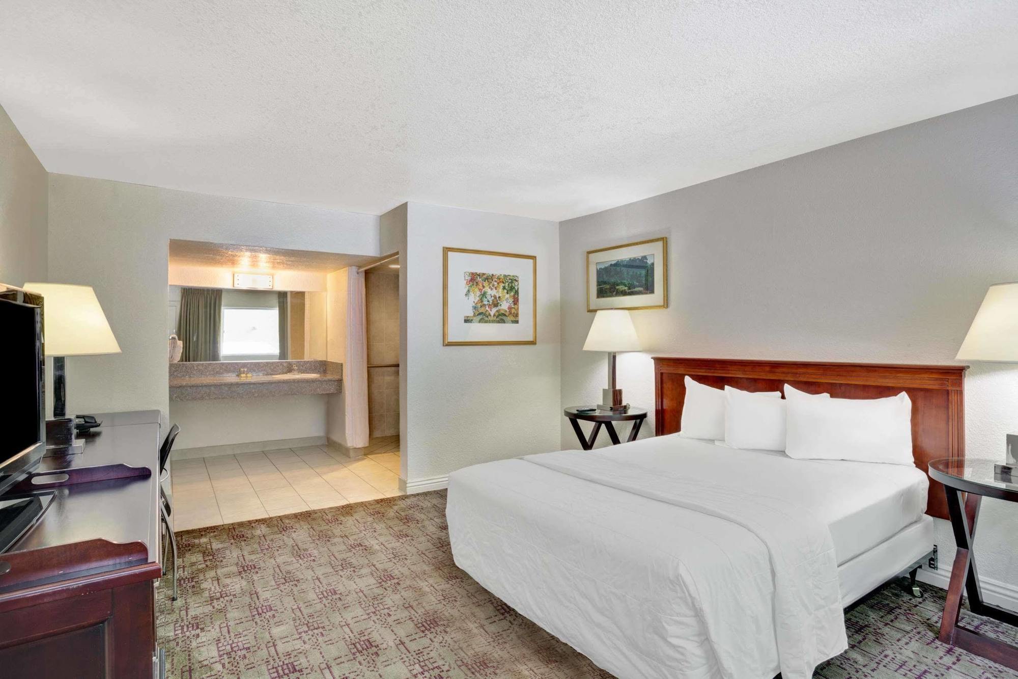 Super 8 By Wyndham Las Vegas North Strip/Fremont St. Area Dış mekan fotoğraf