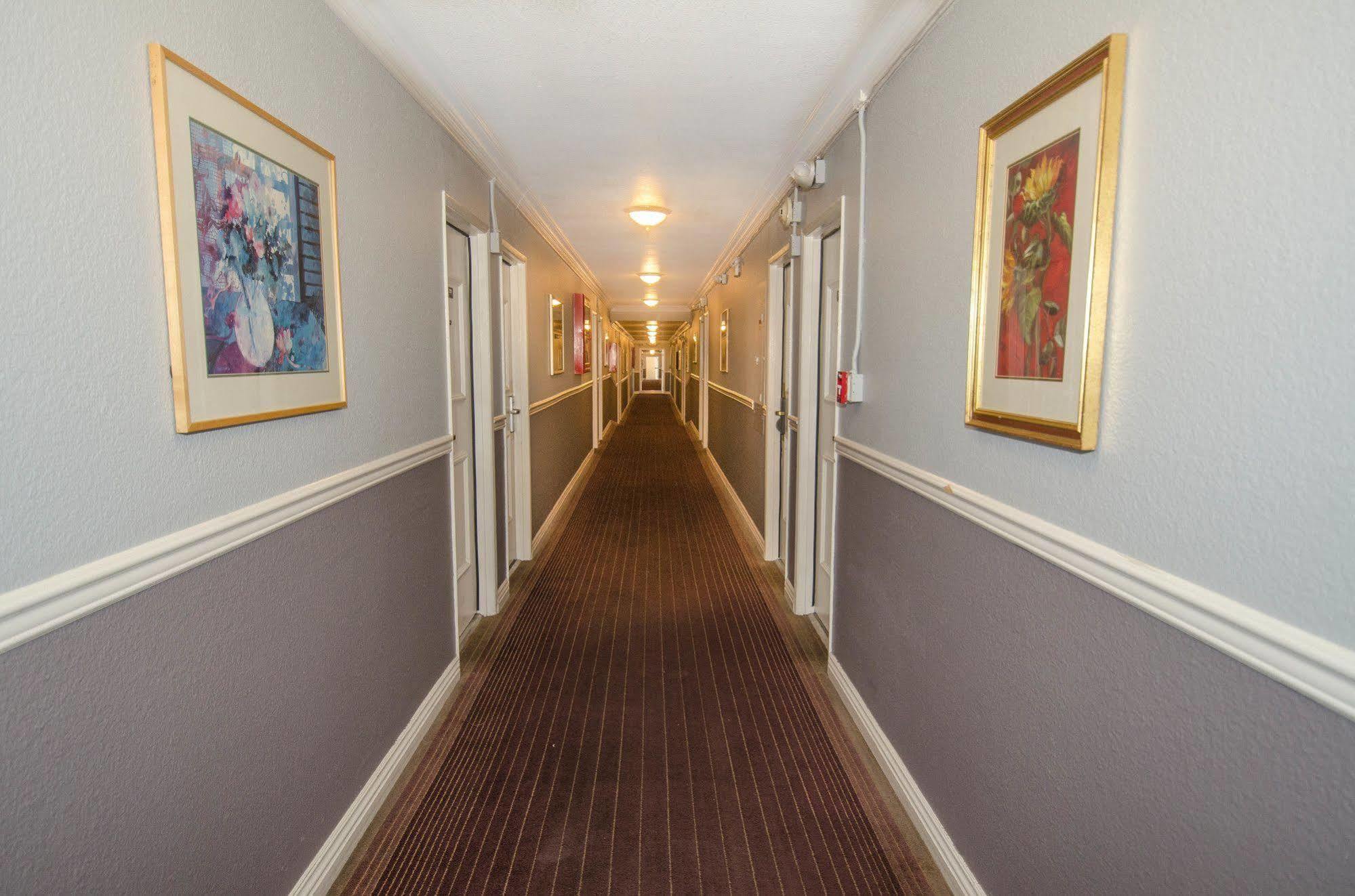 Super 8 By Wyndham Las Vegas North Strip/Fremont St. Area Dış mekan fotoğraf
